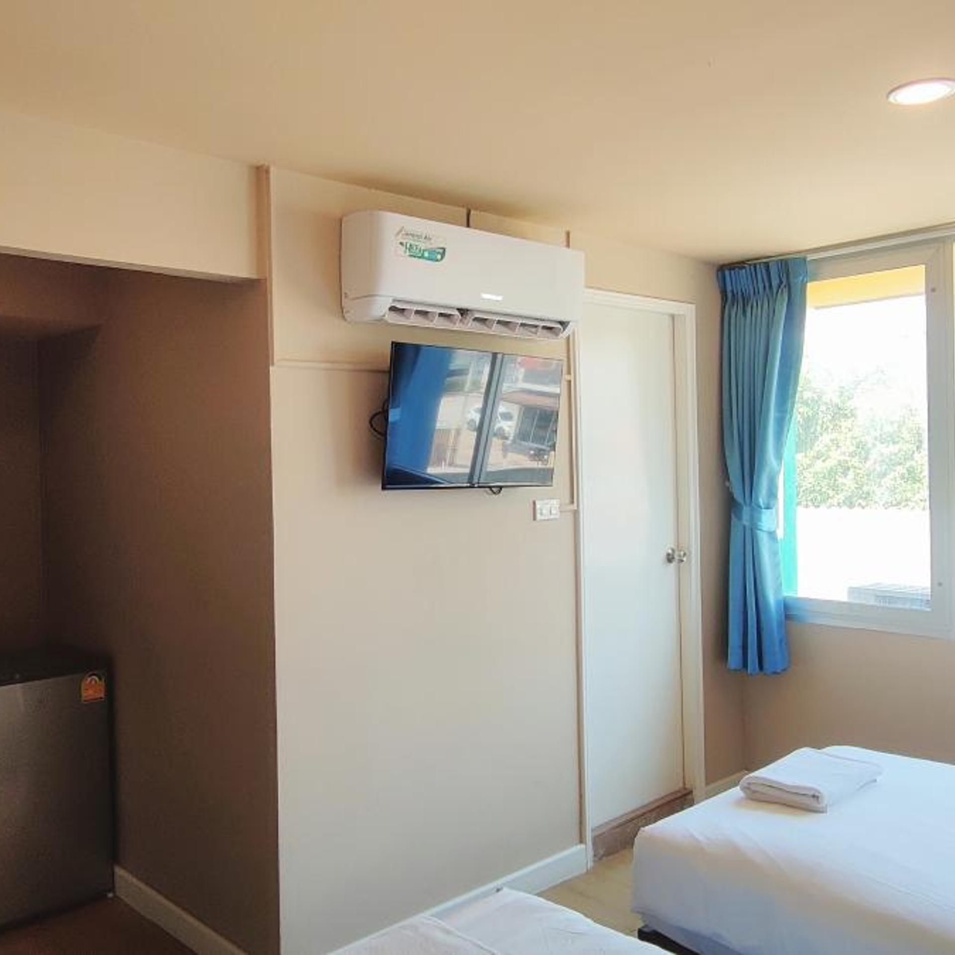The Sea Bangsaen Hotel 26/48