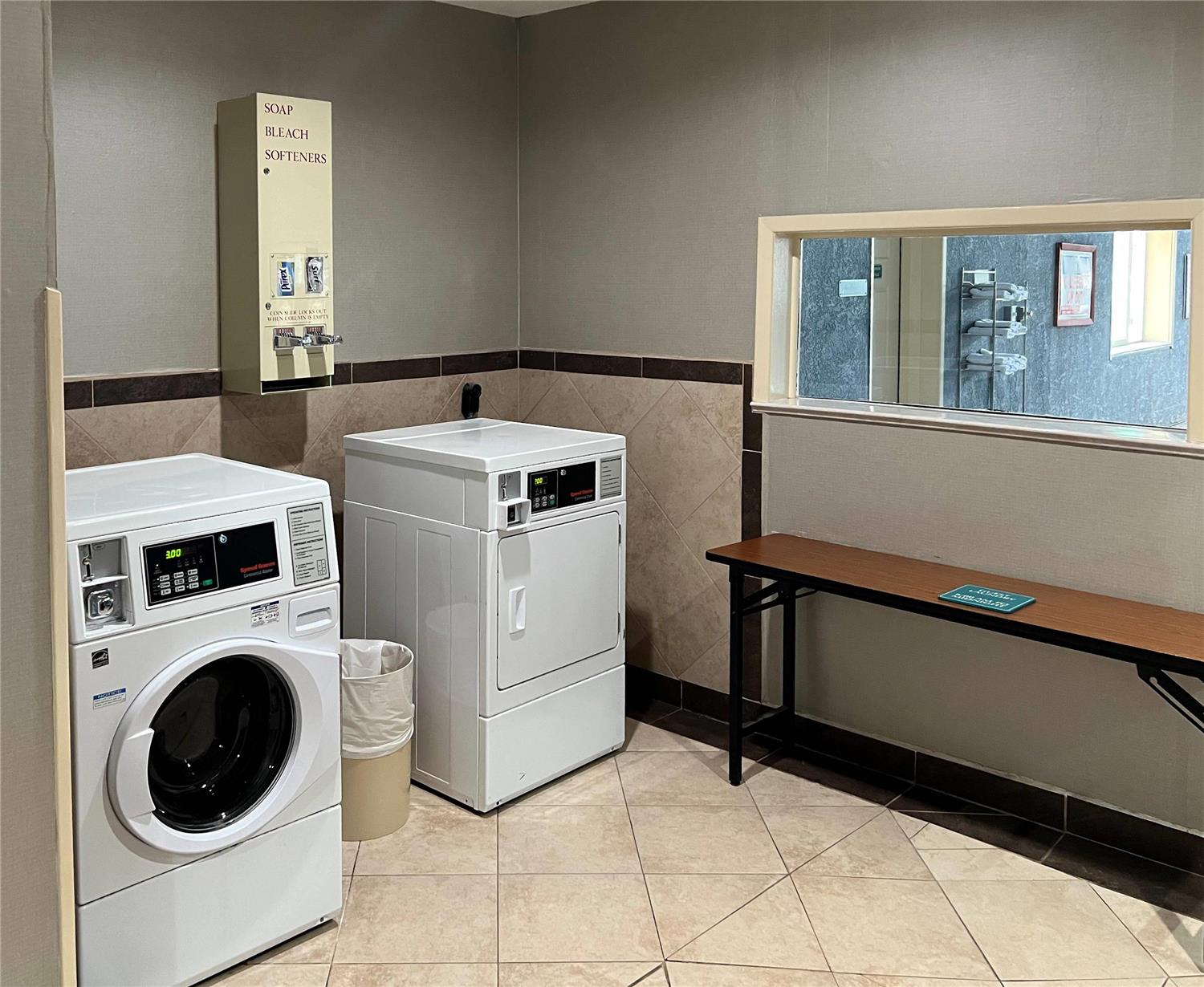 Quality Inn & Suites Grants I-40 8/34