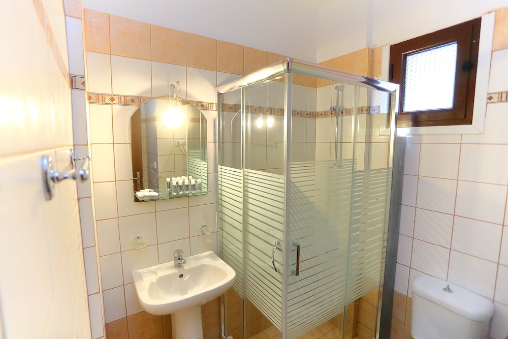 Vathi Hotel 48/50