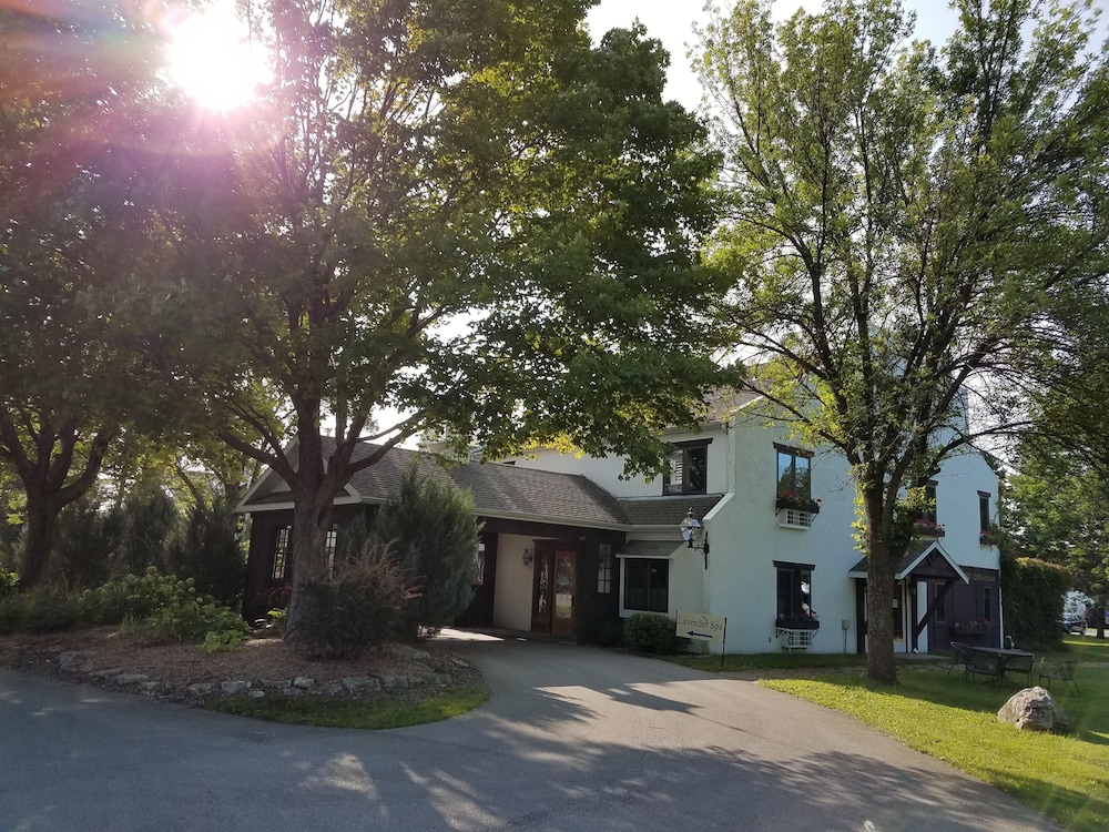 Settlement Courtyard Inn & Lavender Spa 5/66