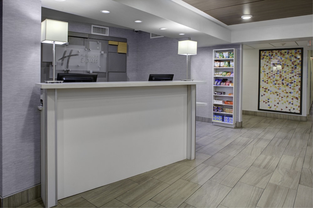 Holiday Inn Express Sedona Oak Creek 8/73