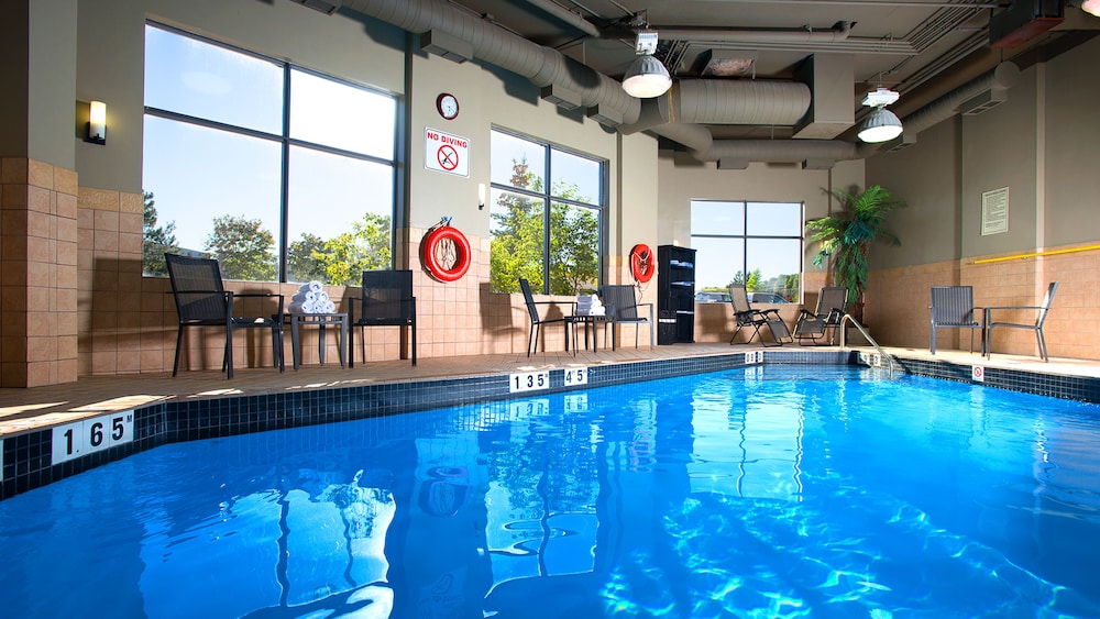 Holiday Inn And Suites Mississauga 5/39