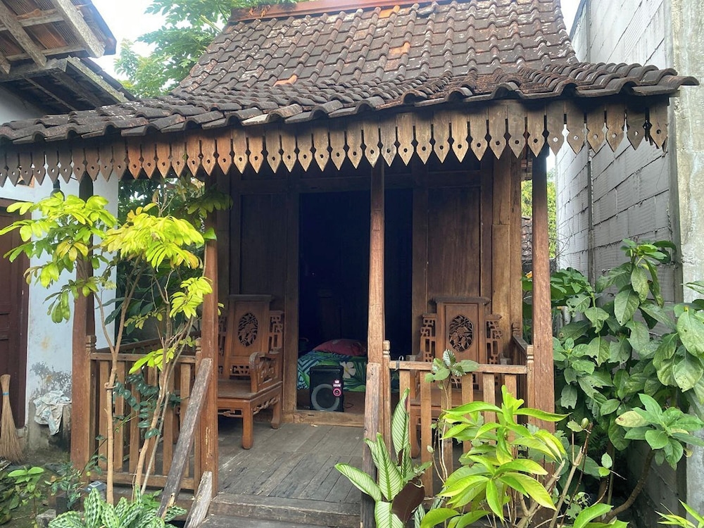 Gubuk Asmoro Nglolang by ZUZU 8/47