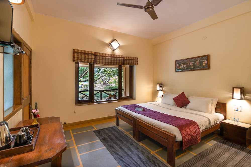 CORBETT WILD RESORT 5/50