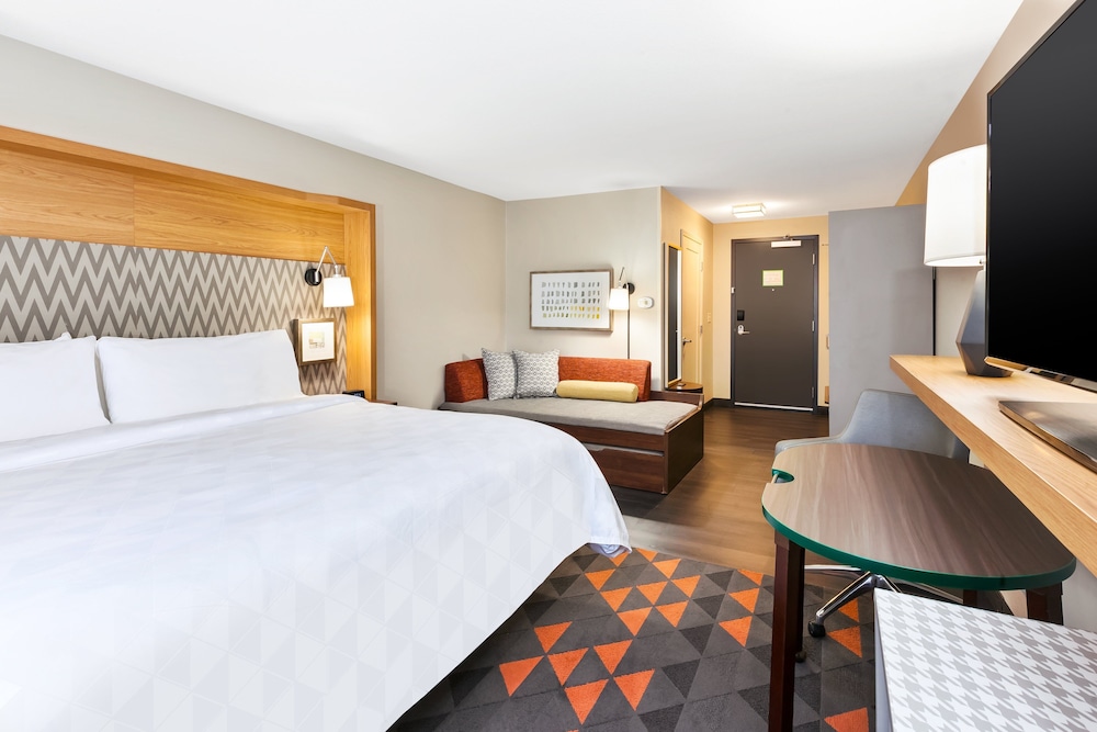 Holiday Inn & Suites Toledo Southwest - Perrysburg 16/59