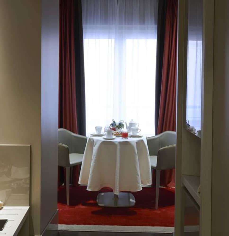 Harry's Bar Trevi Hotel & Restaurant 63/75