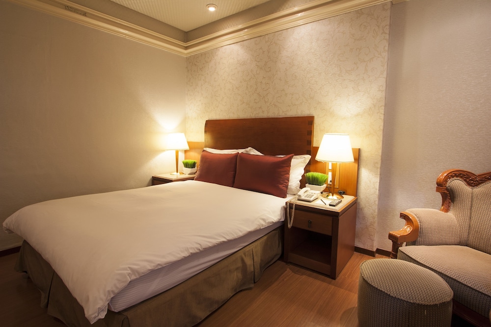 Erin Hotel 21/38