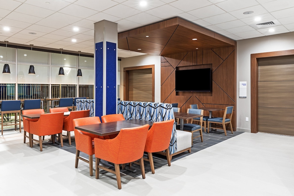 Holiday Inn Express & Suites - Houston SW - Rosenberg, an IHG Hotel 36/46