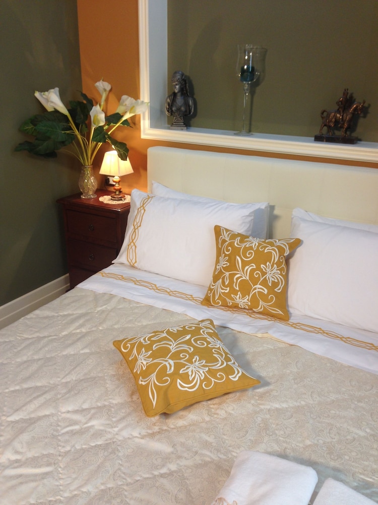 Art Fashion House Luxury Rooms 28/35