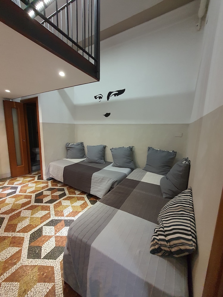 Hotel Avalon 24/41