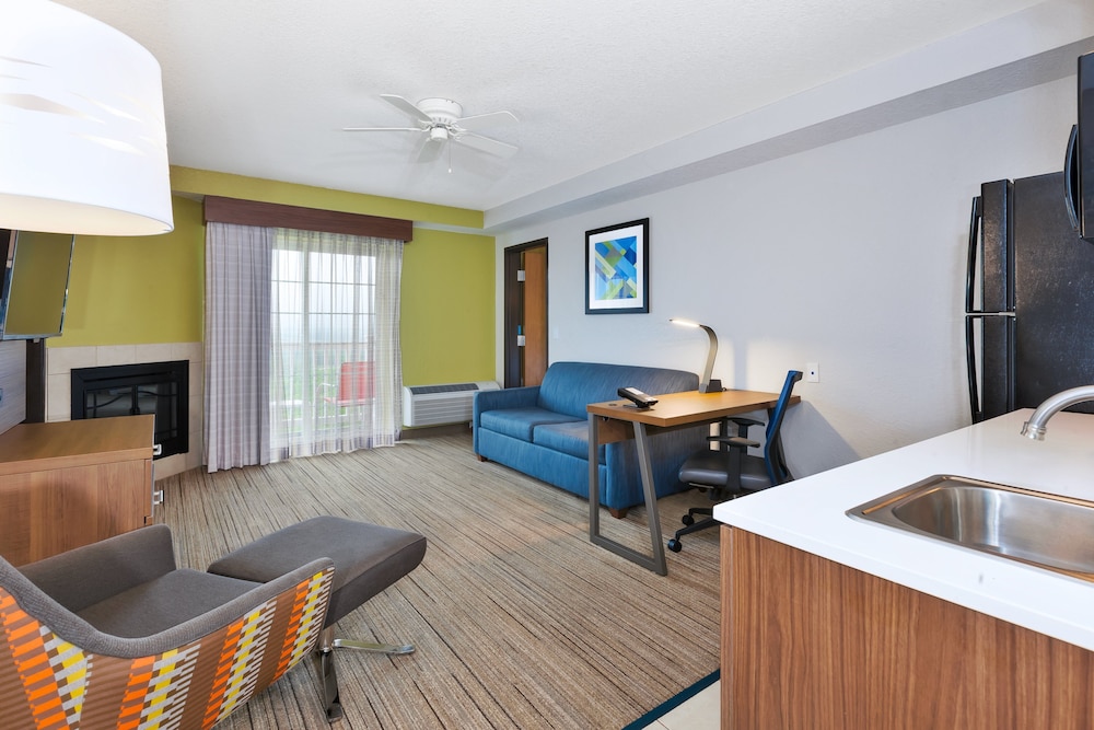 Holiday Inn Express Hotel And Suites Petoskey 47/61