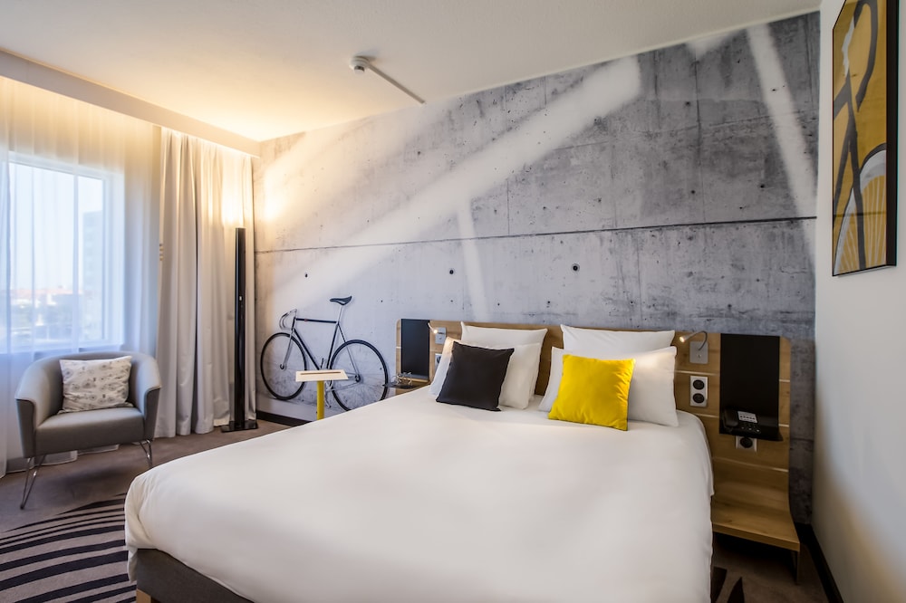 COMFORTABLE, SUPERIOR, DOUBLE BED