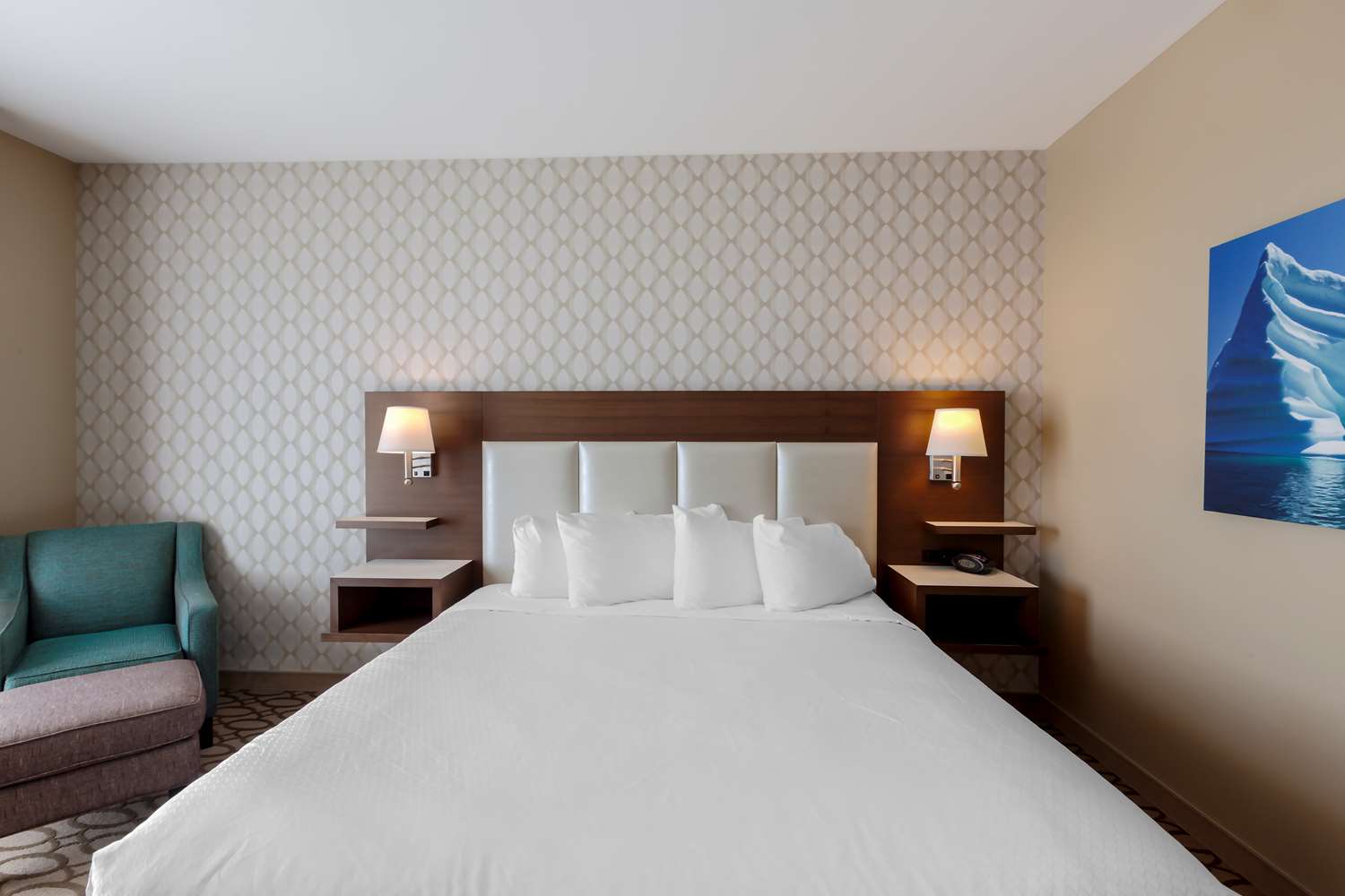غرفة بسرير كينج، Best Western Plus St. John s Airport Hotel and Suites 2/7
