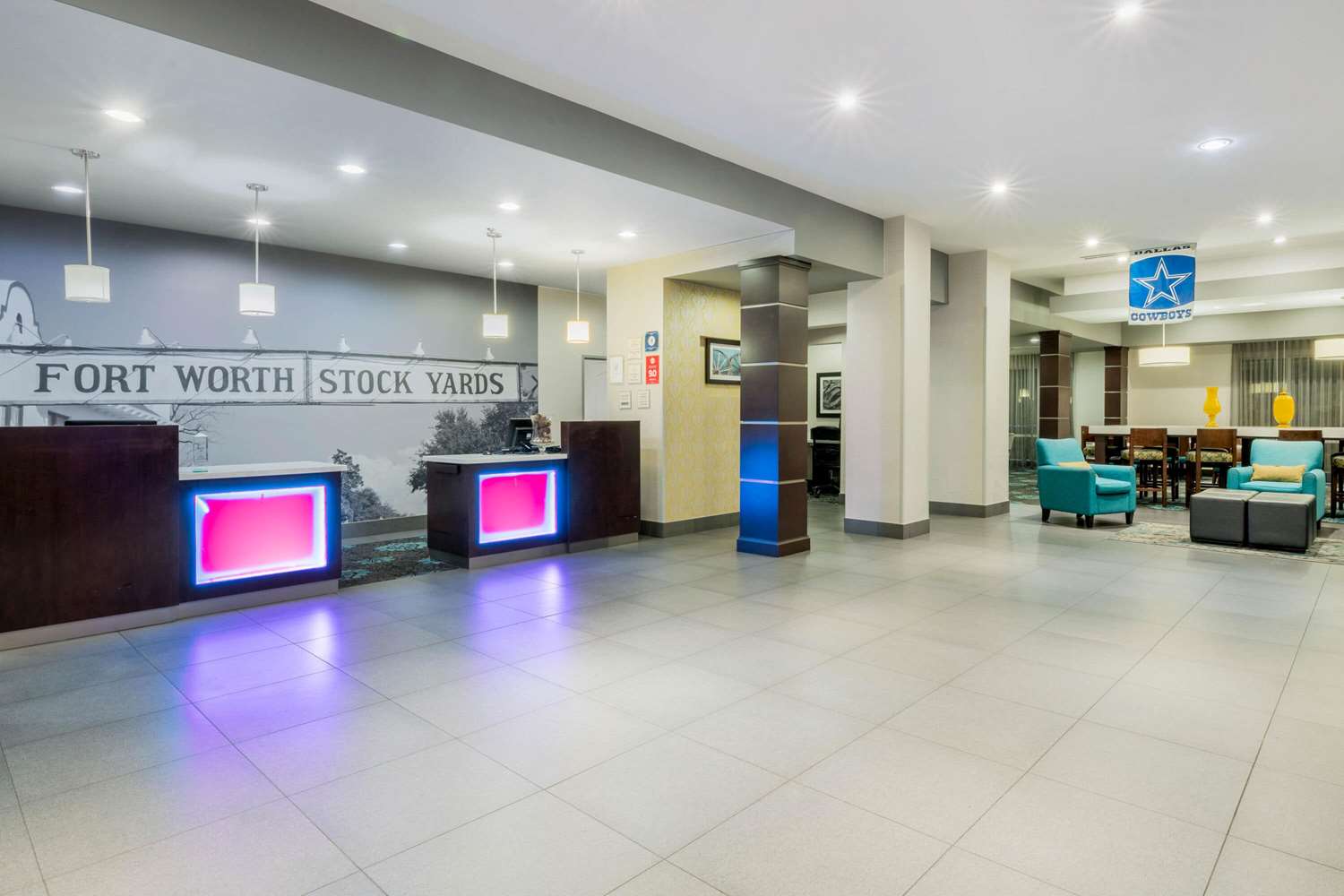 La Quinta Inn & Suites by Wyndham Fort Worth Arlington West 4/41