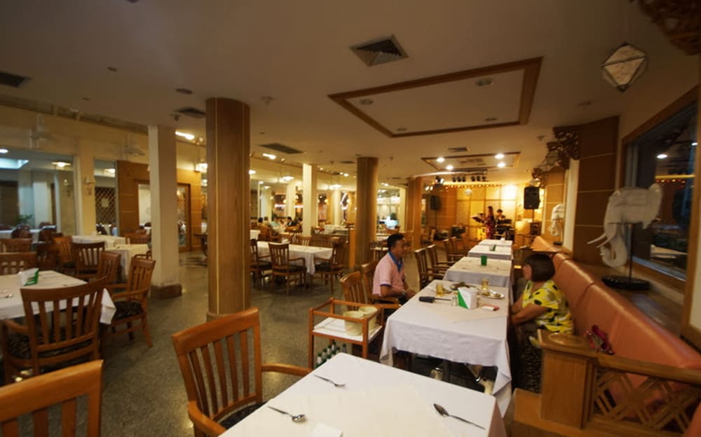 Dhevaraj Hotel 51/62