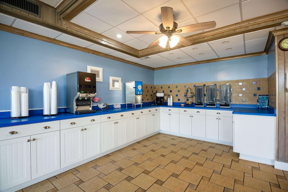 Travelodge by Wyndham Outer Banks/Kill Devil Hills 15/50