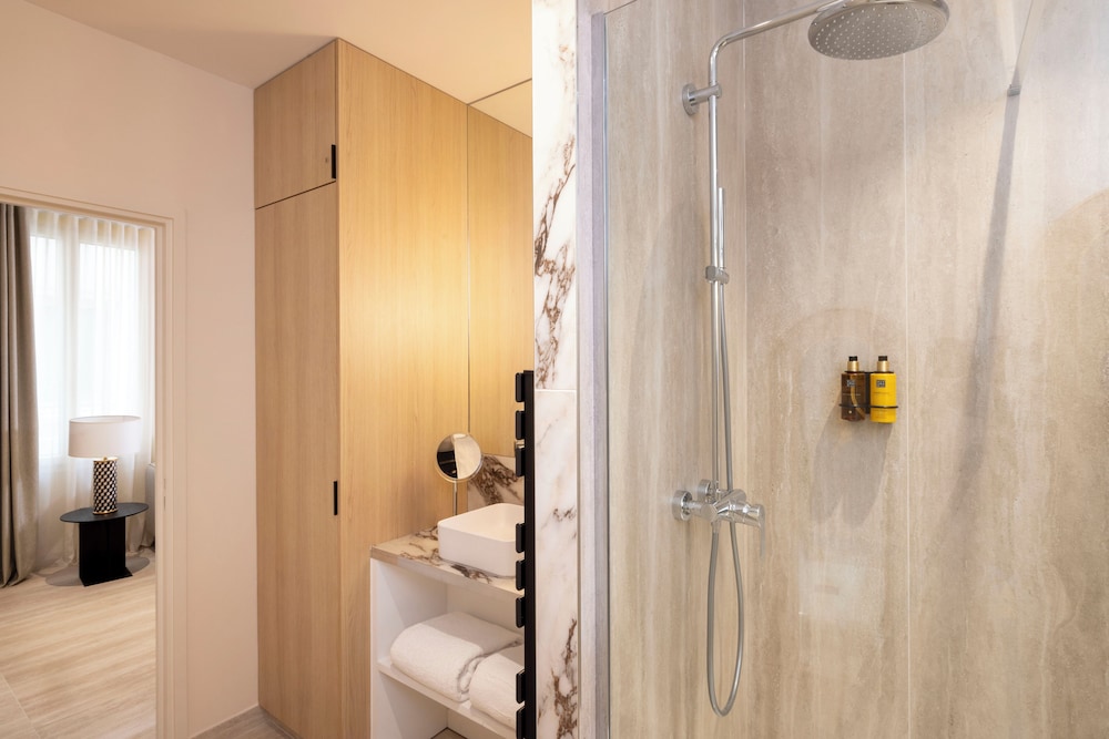 Yuna Saint-Honore - Serviced Apartments 48/50