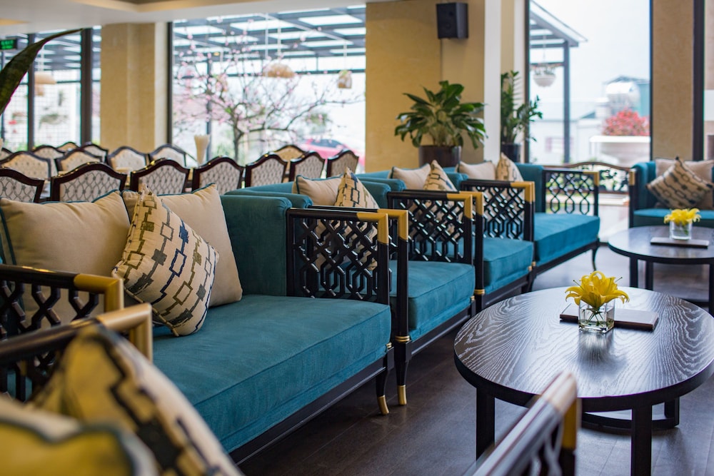Freesia Hotel 48/72