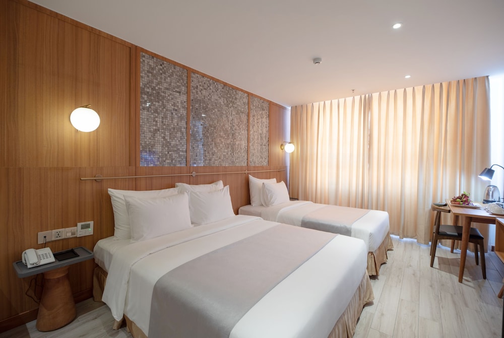 Majestic Premium Hotel 27/70