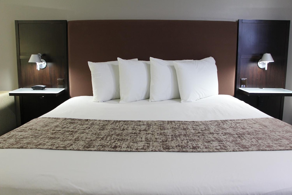 Westbridge Inn & Suites Carrollton 11/18