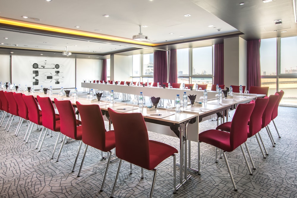 Park Inn By Radisson Dubai Motor City 65/76