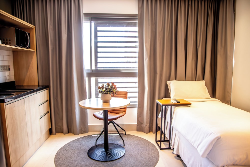 Cozzy Suites Paraiso Hotel 31/61