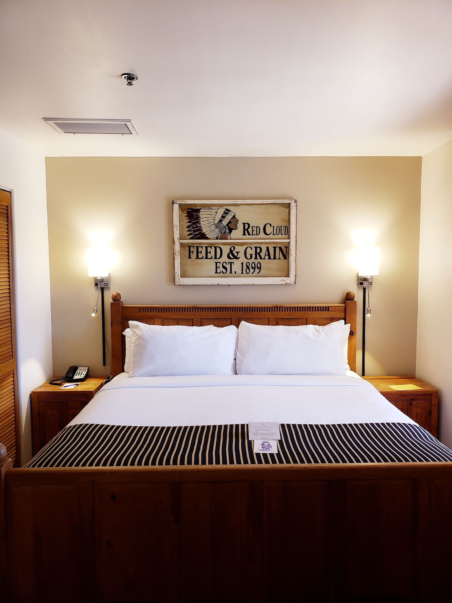 TRADITIONAL, KING BED