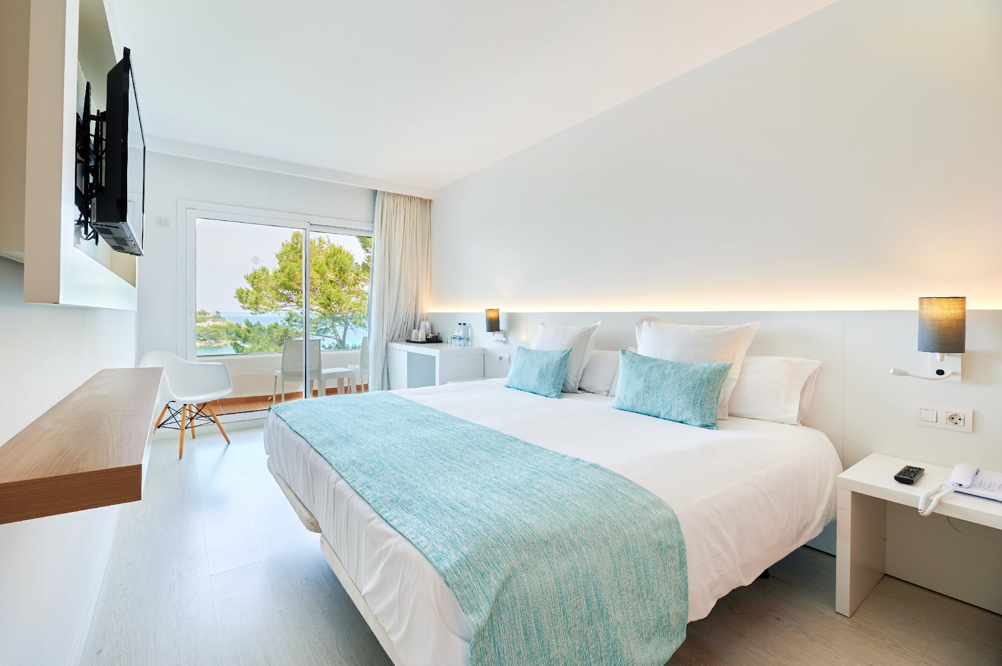 Room, Twin Beds, Sea Front