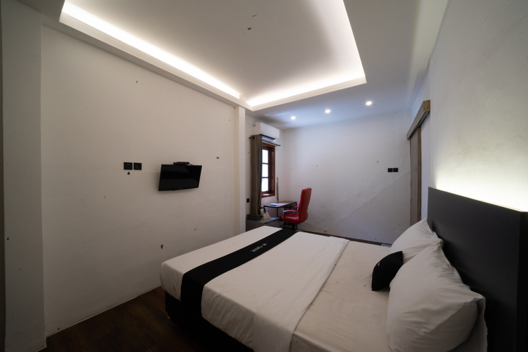 Renovated, Deluxe