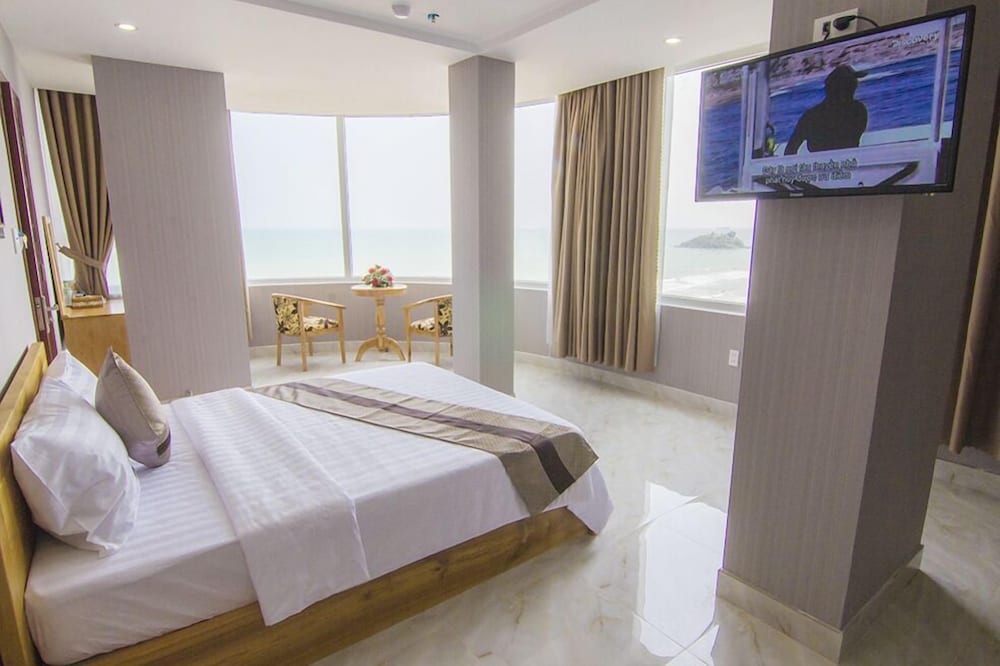 Ngoc Hanh Beach Hotel 38/75