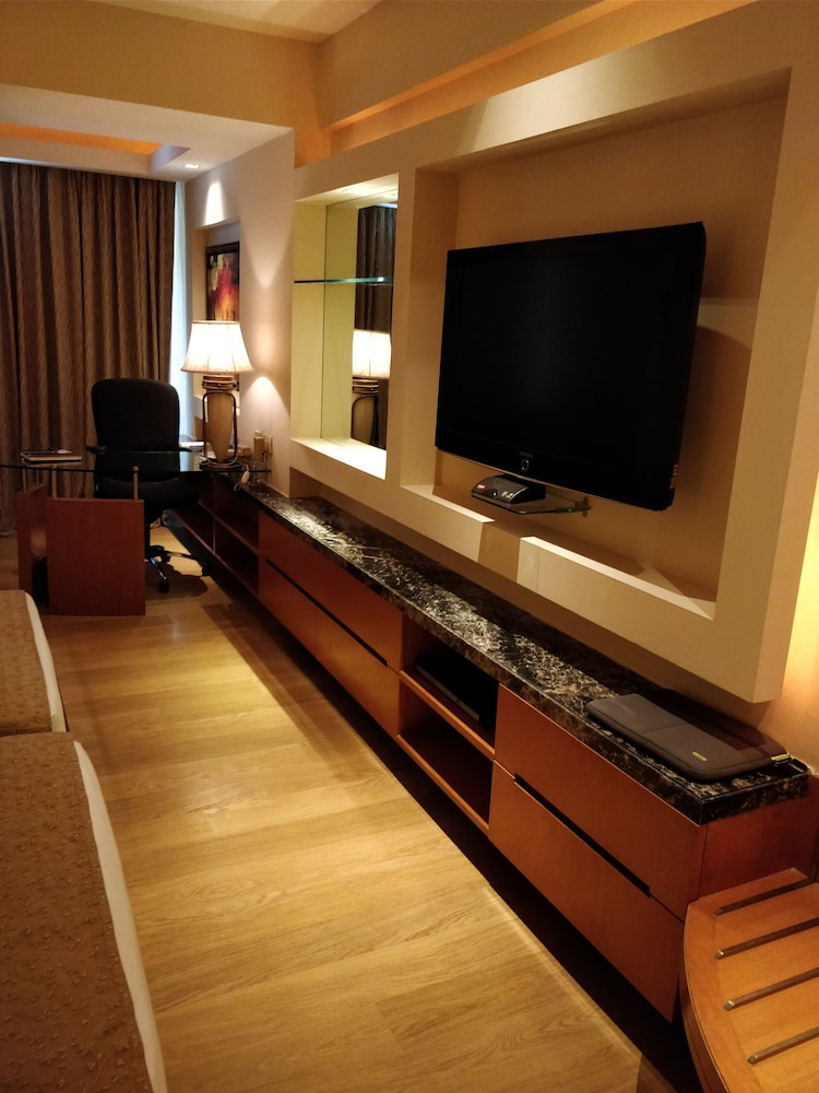 TAJ CLUB HOUSE 7/50