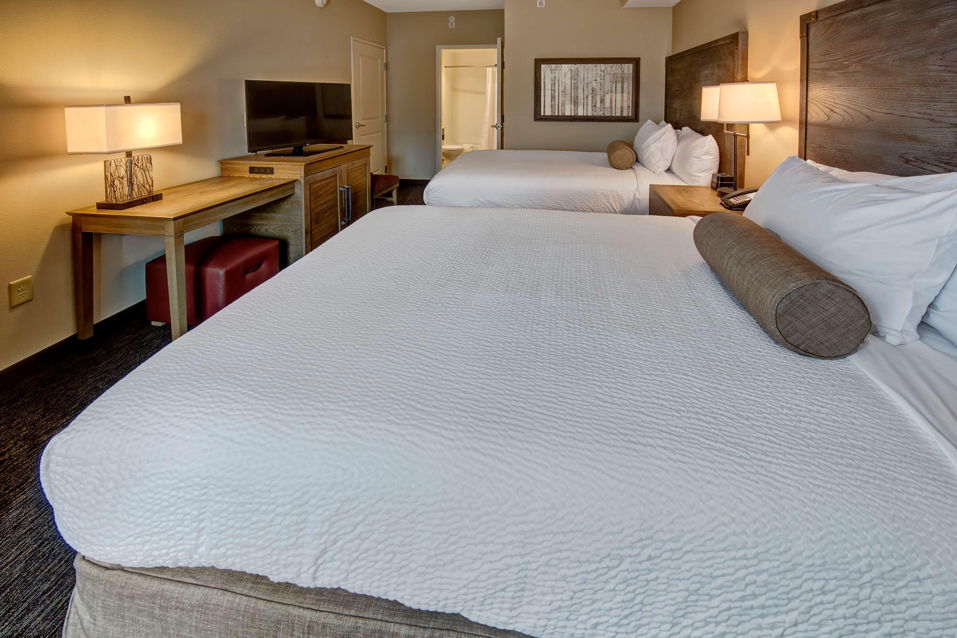 SUITE, 2 QUEEN BEDS, BALCONY, ACCESSIBLE