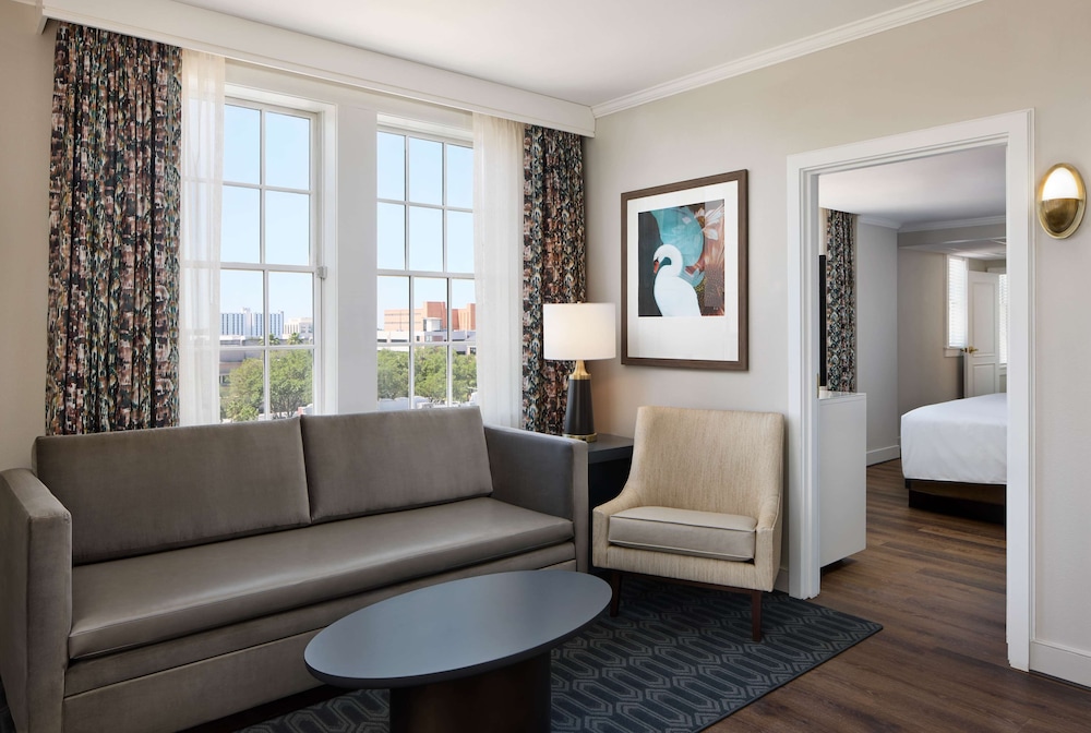 The Terrace Hotel Lakeland, Tapestry Collection by Hilton 39/71