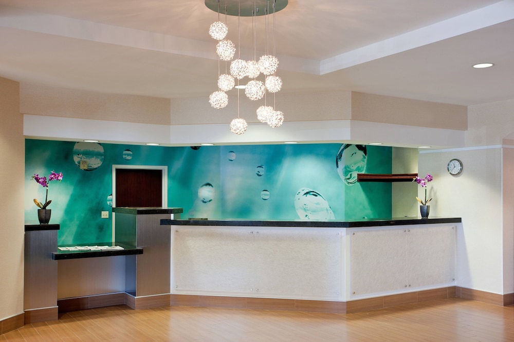 Lobby at SpringHill Suites by Marriott Los Angeles LAX/Manhattan Beach, HAWTHORNE - CA