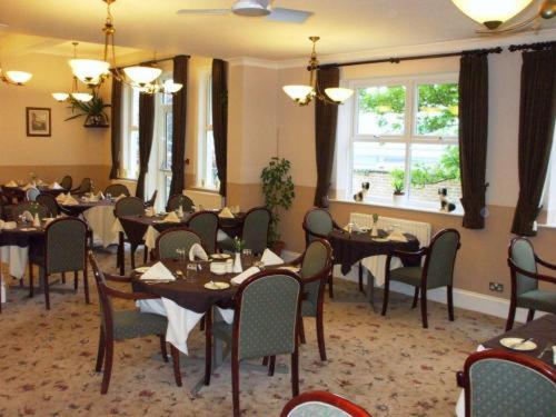 Lauriston Hotel 48/60