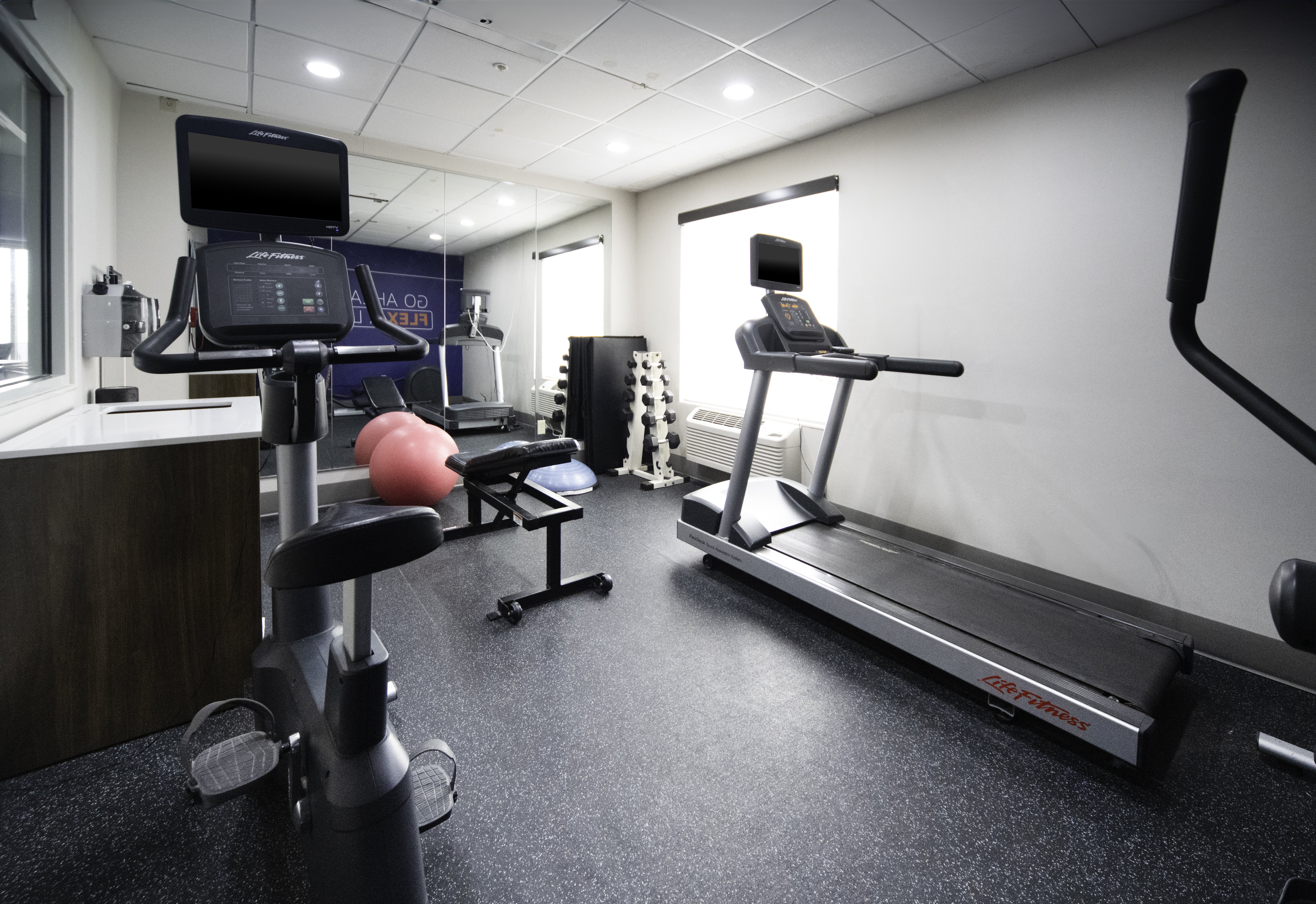 Holiday Inn Express Hotel Suites Canyon 34/67