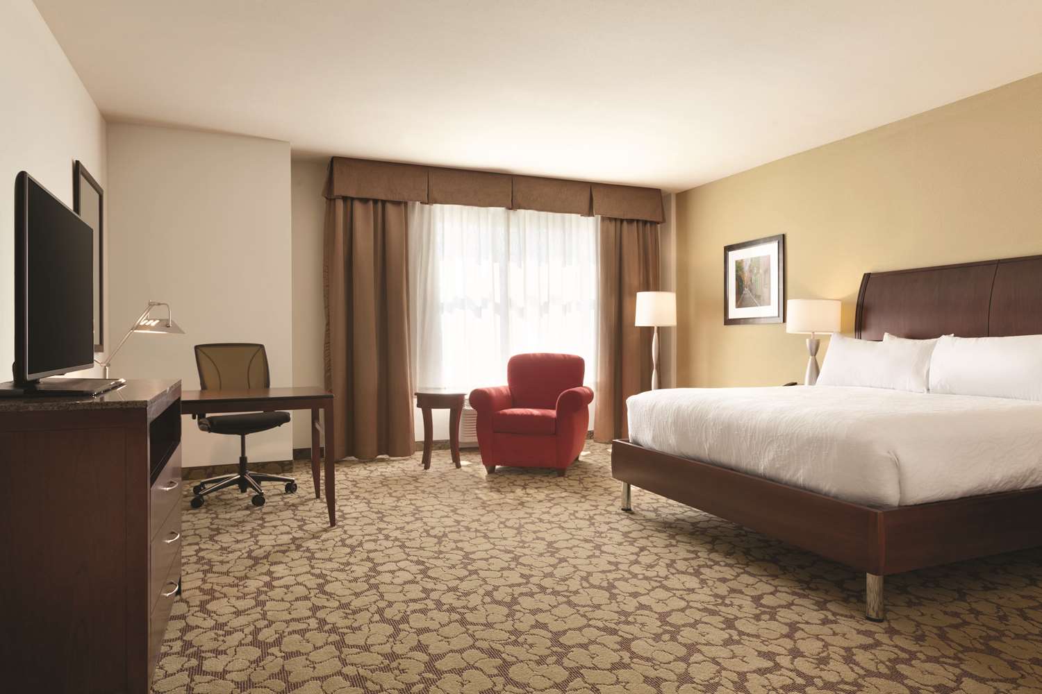 Room, King Bed, Bathtub, Accessible 2/2