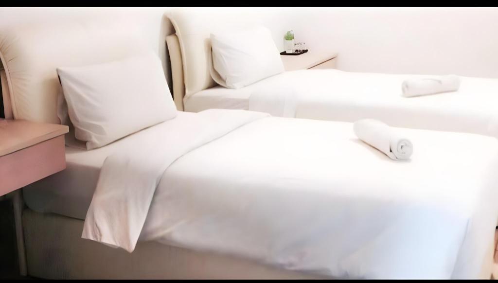 Standard, Twin Beds