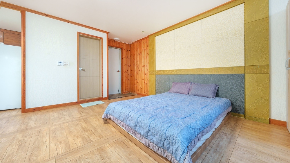 Gyeongju Gampo Beach Castle Pension 7/50