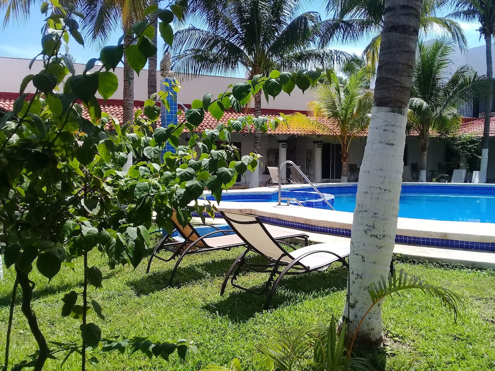 Hotel Plaza Almendros, Isla Mujeres 33/39