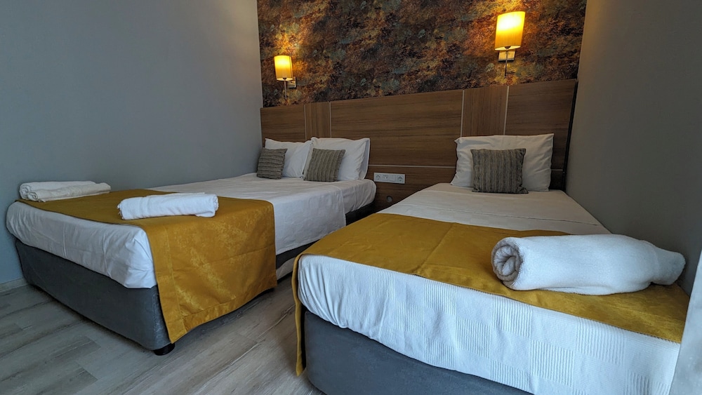 Ramona Hotel 17/45