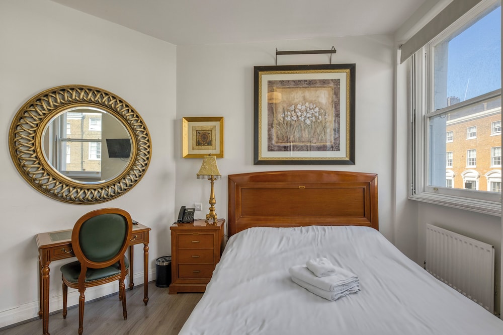 Opulence Centra London Hotel 26/75