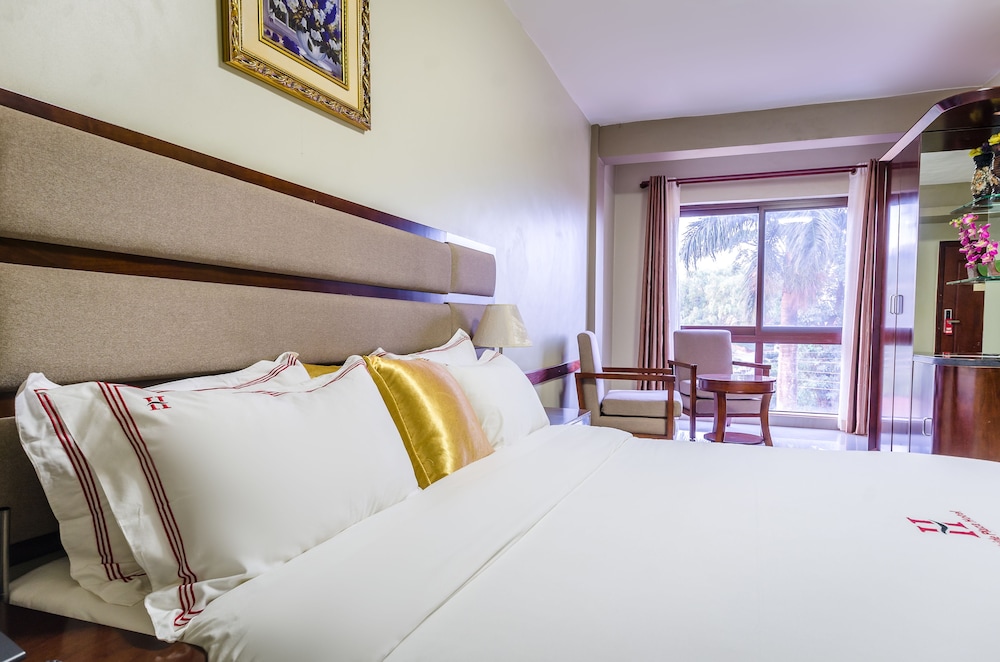 Deluxe, Single, King Bed, Hill View
