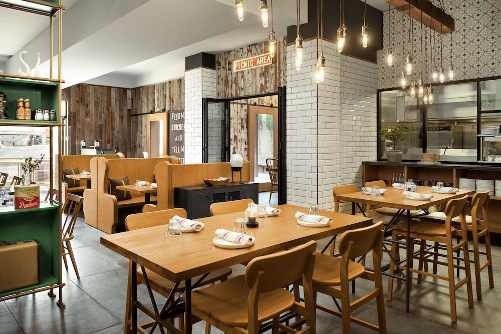 restaurant cafeteria