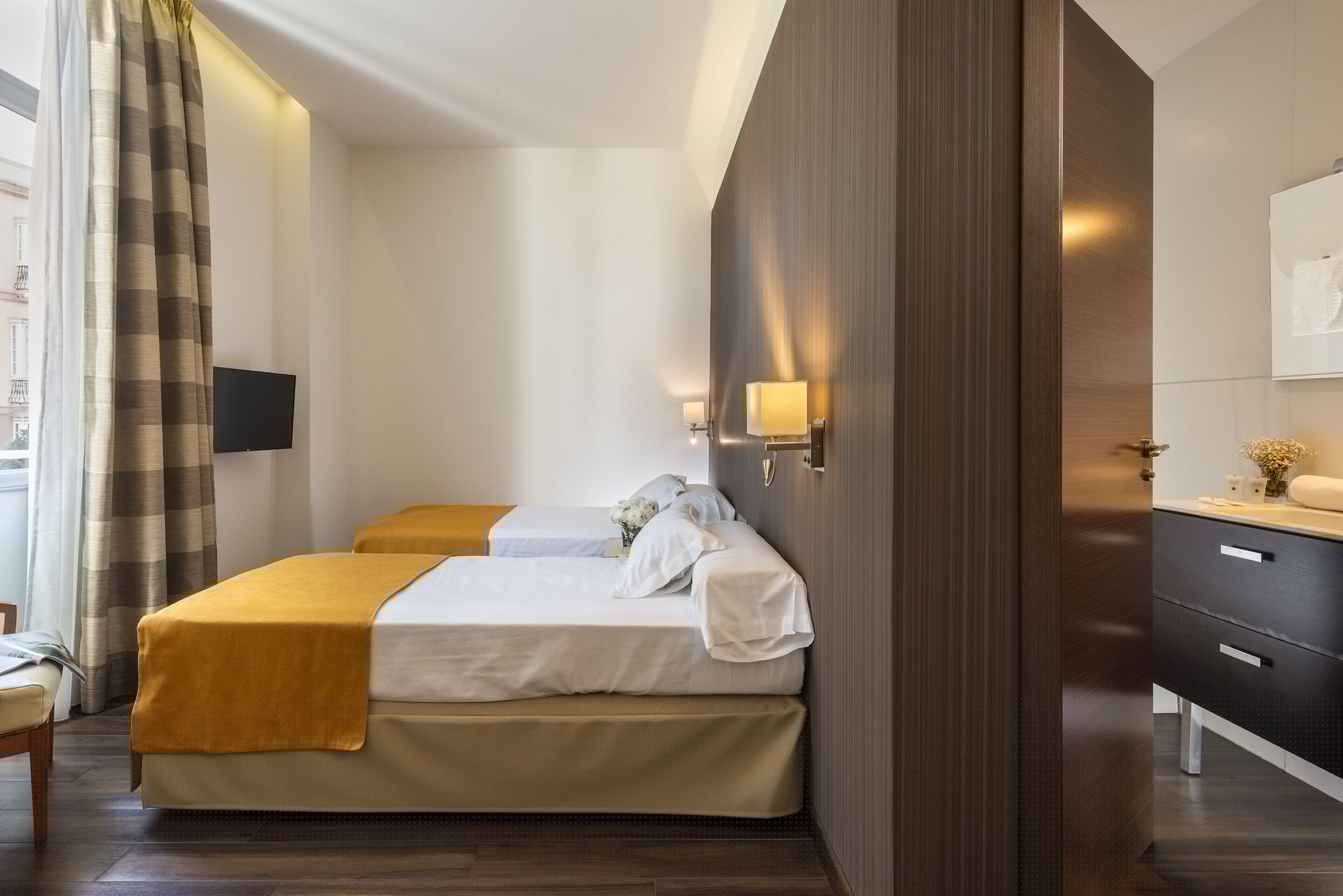 ROOM, SINGLE, DOUBLE BED