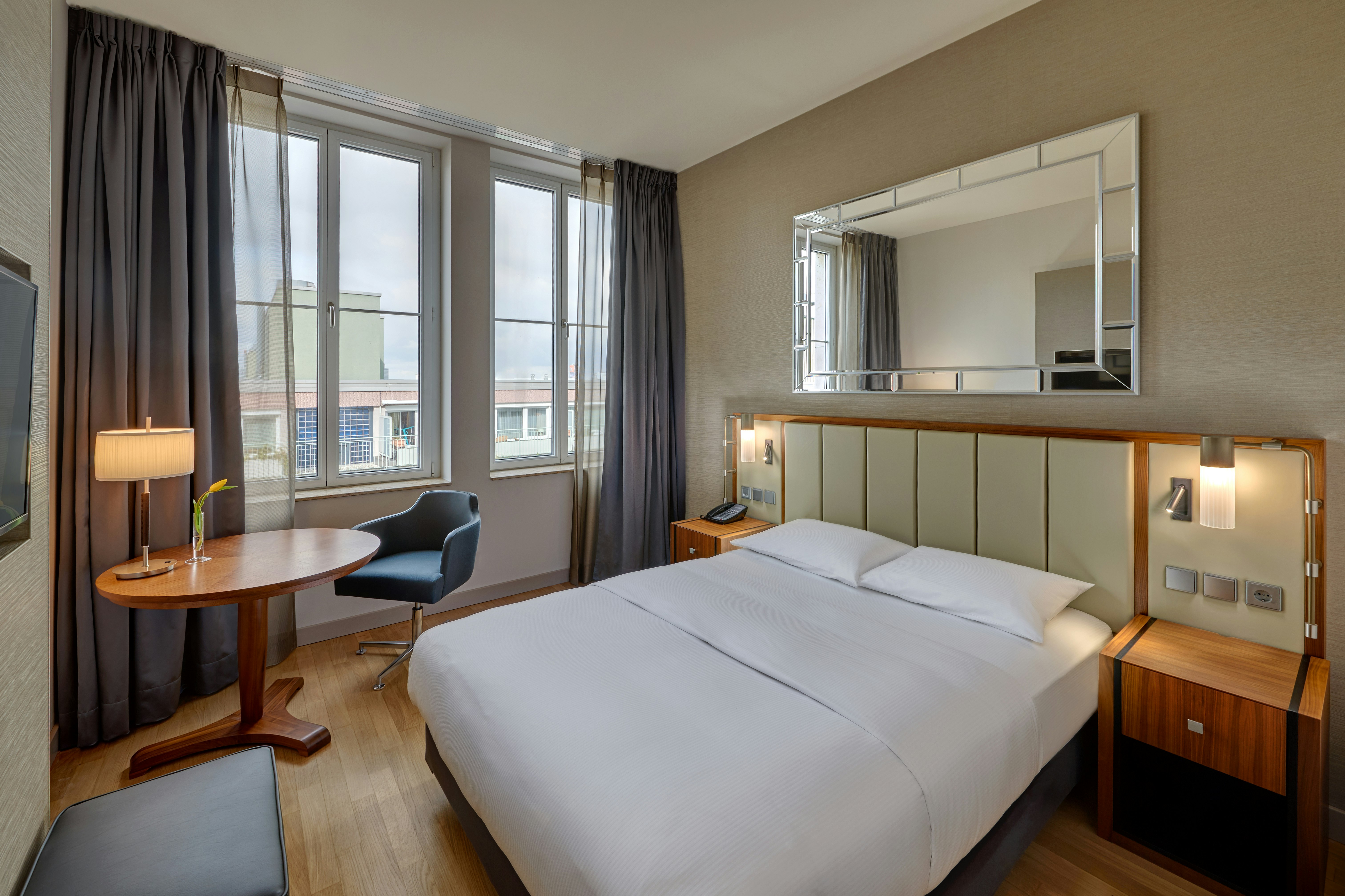Hilton Cologne Hotel 10/74