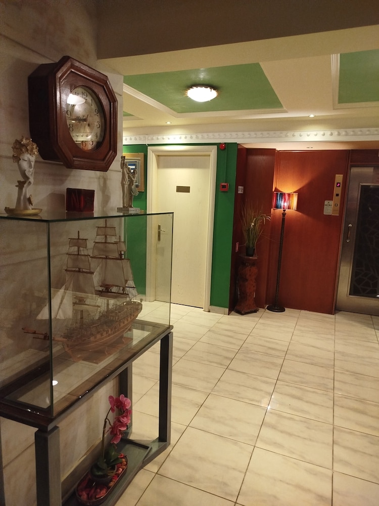 Ephira Hotel 9/56