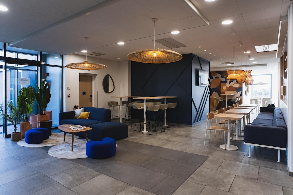 Kyriad ECO - Clermont Ferrand Estaing 22/42