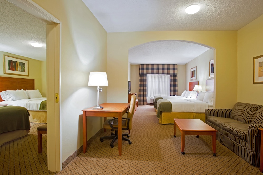 Holiday Inn Express Hotel Suites Goshen 66/75