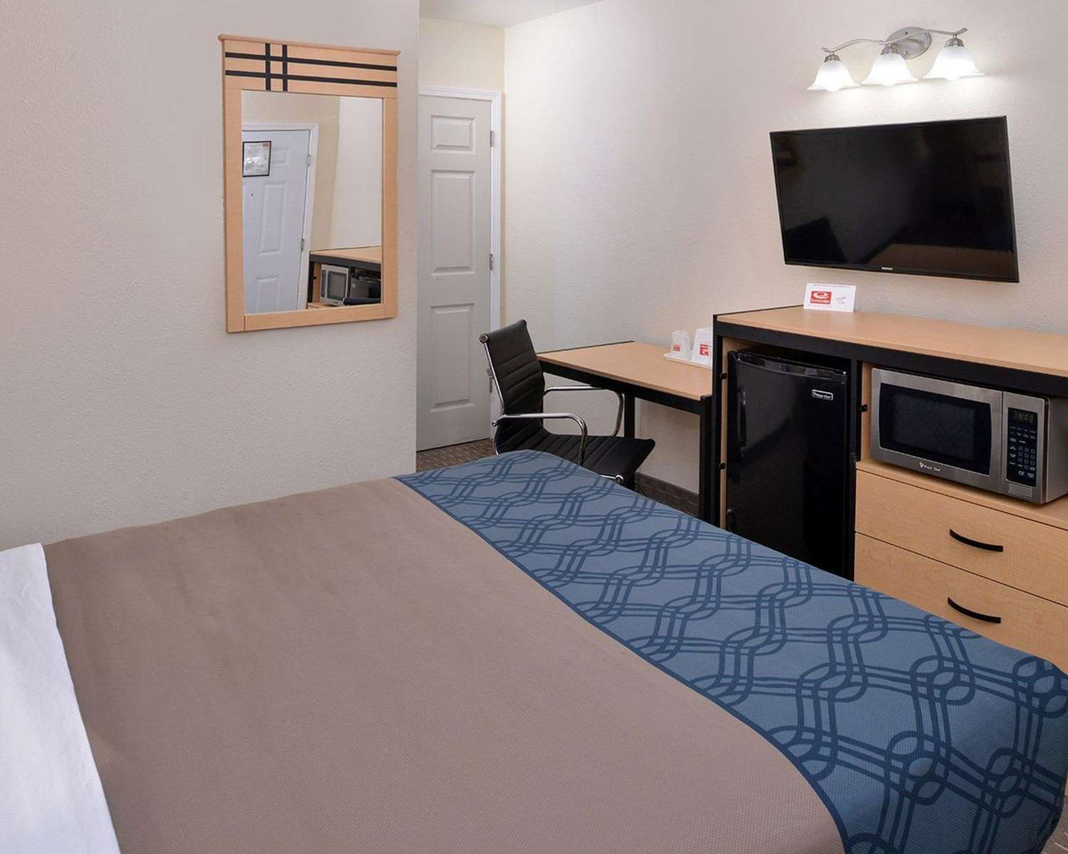 Econo Lodge Rochester I-90 & I-390 36/40
